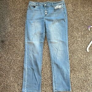 Light wash blue skinny jeans